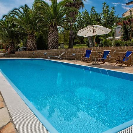 B&B Armonia Tortoreto Bagian luar foto